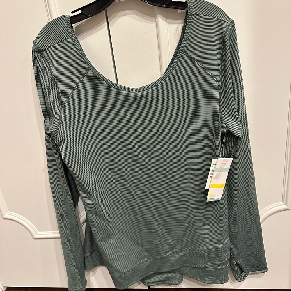 Zella NWT size L Green gray striped layered bottom thumb holes Long Sleeve Shirt